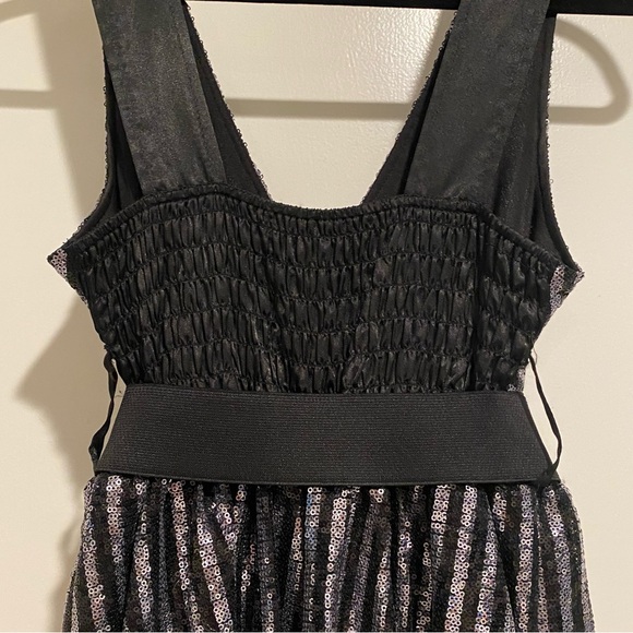 Striped Black and Silver Sequin Dress with Belt. Size S - Picture 4 of 7